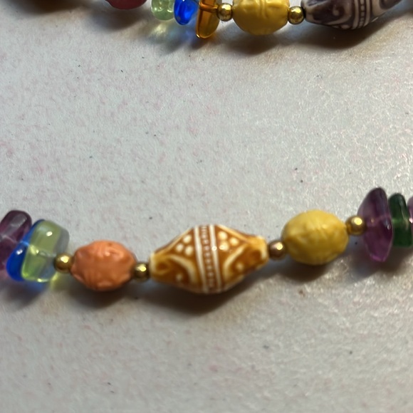 Handcrafted beaded necklace - Picture 3 of 4